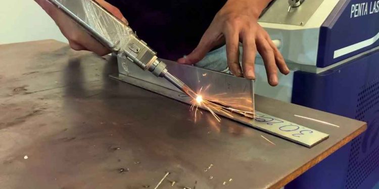 Giới thiệu Máy hàn laser