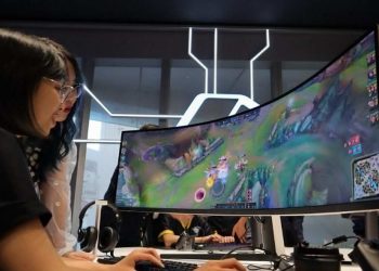 Đặc điểm của tivi màn hình cong