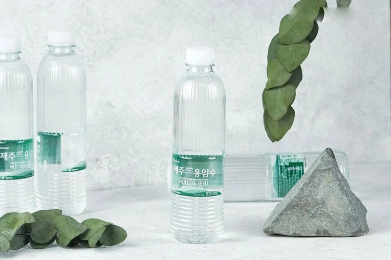 Nước khoáng nhập khẩu được chia thành nhiều loại